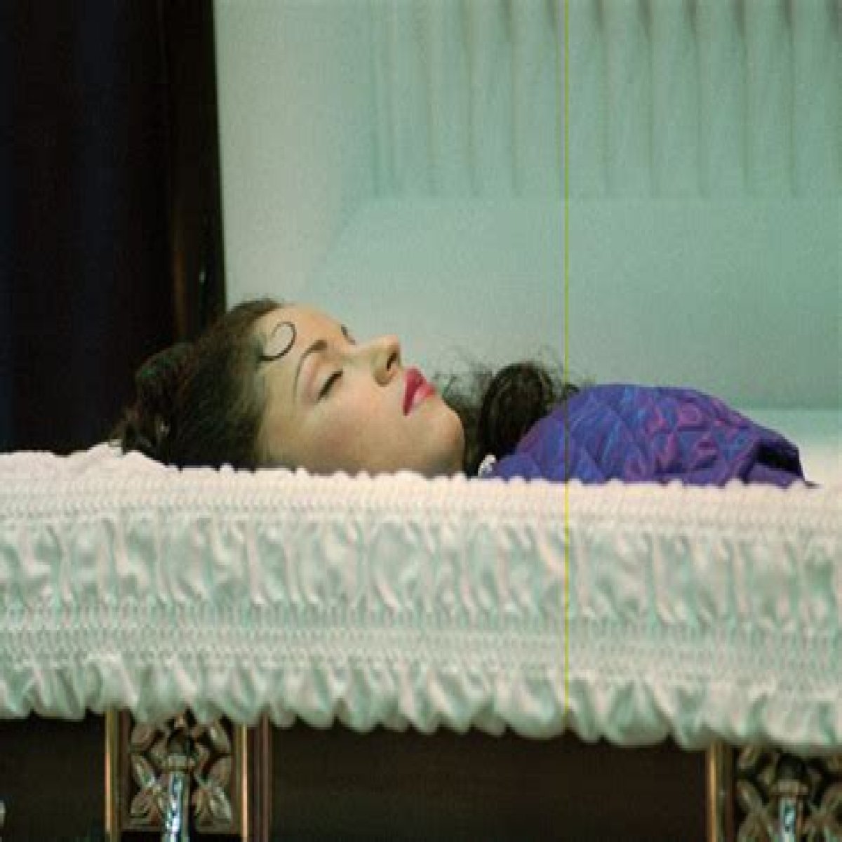 Selena Quintanilla - Outfits, Death & Family